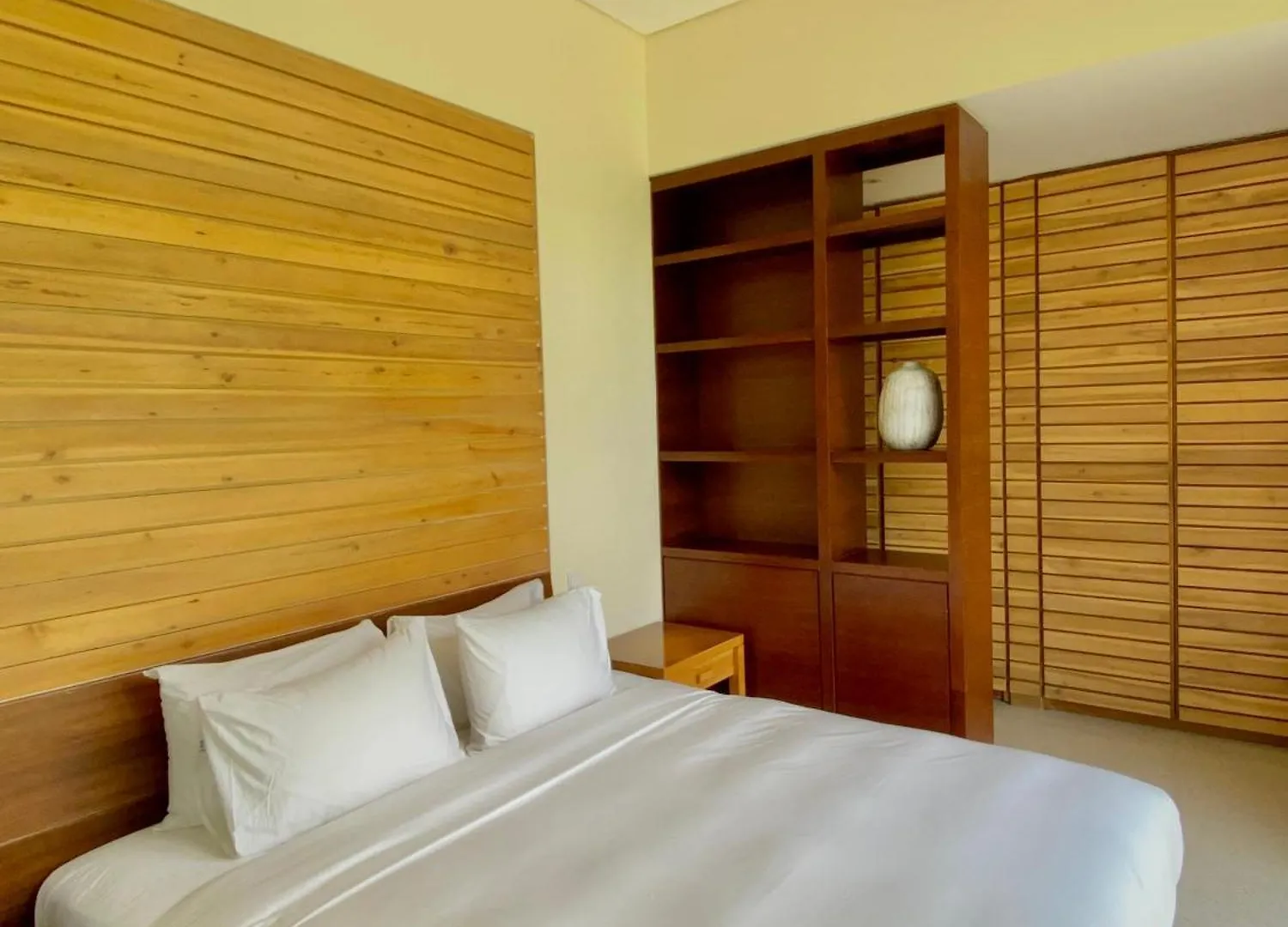 Luxury Beach Apartments Located In 5-Stars Resort - Free Use Of Resort'S Facilities Da Nang