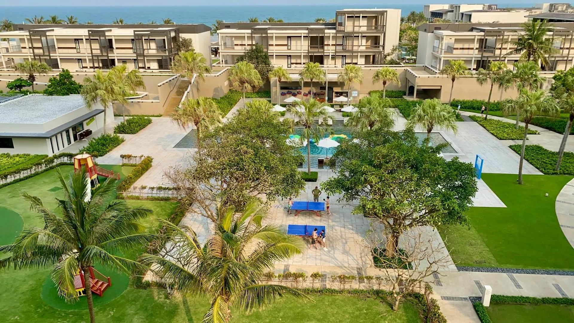 Luxury Beach Apartments Located In 5-Stars Resort - Free Use Of Resort'S Facilities Da Nang