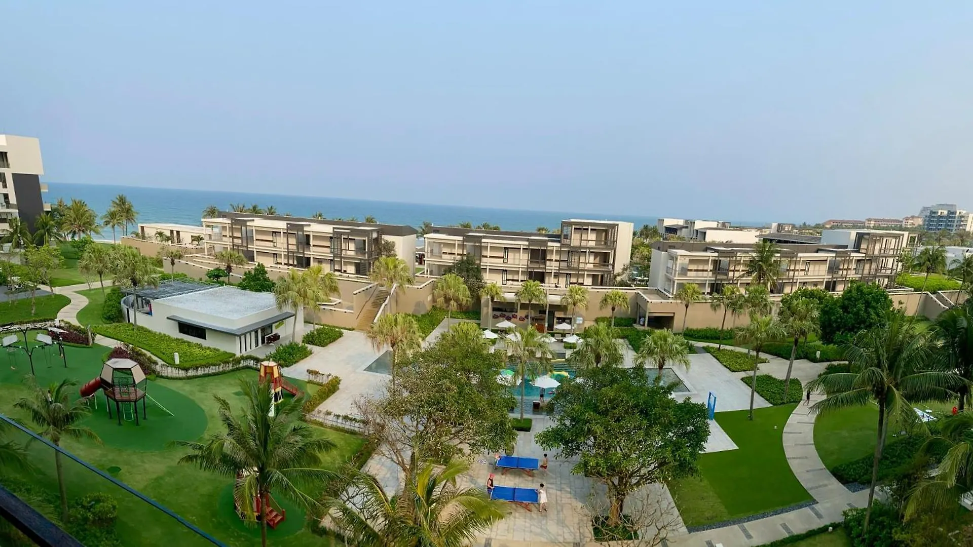 Luxury Beach Apartments Located In 5-Stars Resort - Free Use Of Resort'S Facilities Da Nang