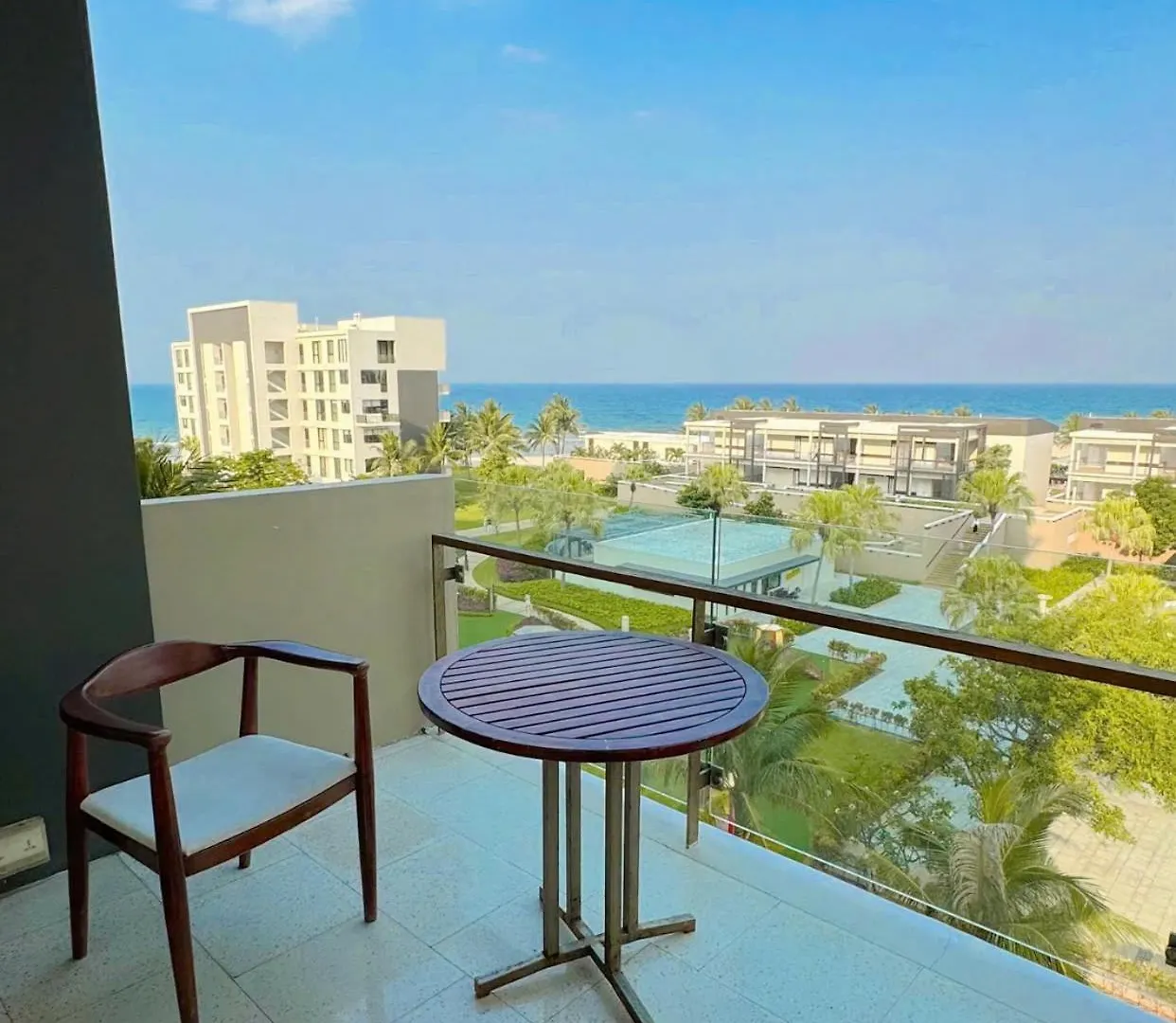 Luxury Beach Apartments Located In 5-Stars Resort - Free Use Of Resort'S Facilities Da Nang Vietnam
