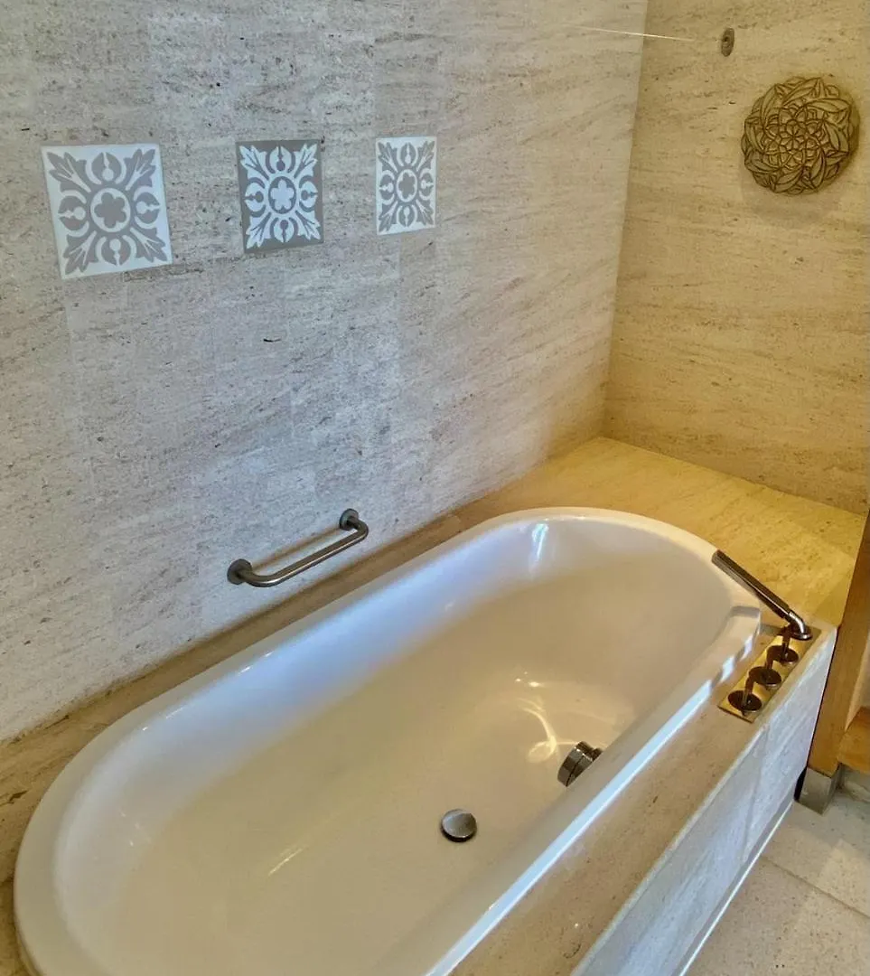 Luxury Beach Apartments Located In 5-Stars Resort - Free Use Of Resort'S Facilities Da Nang Vietnam