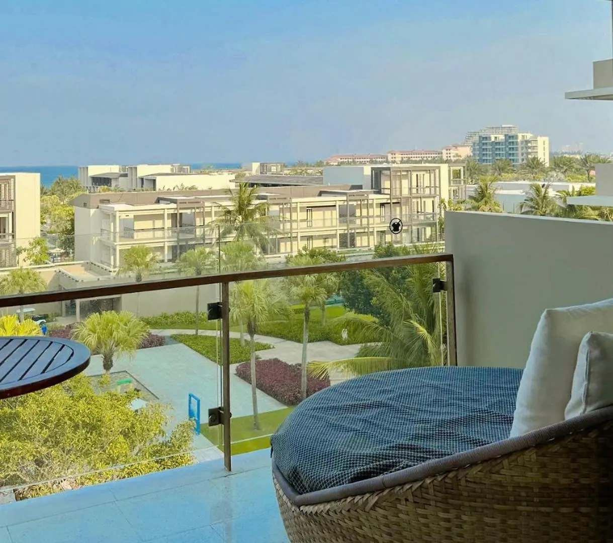 Luxury Beach Apartments Located In 5-Stars Resort - Free Use Of Resort'S Facilities Da Nang