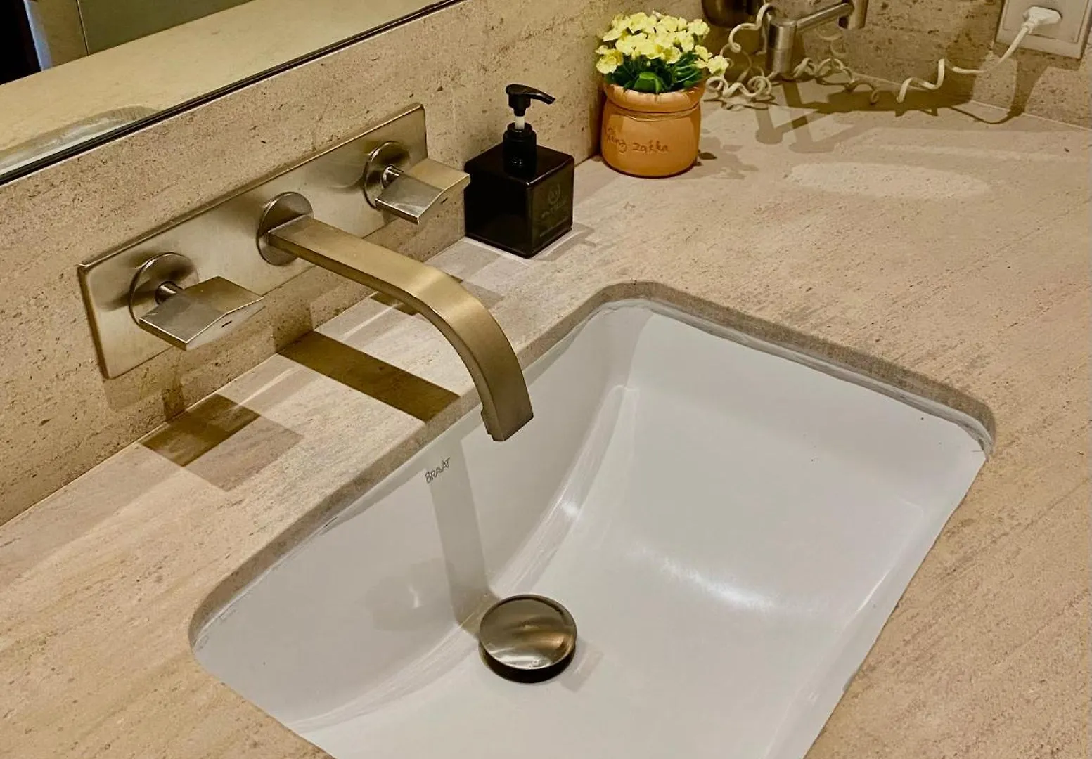 Luxury Beach Apartments Located In 5-Stars Resort - Free Use Of Resort'S Facilities Da Nang Vietnam