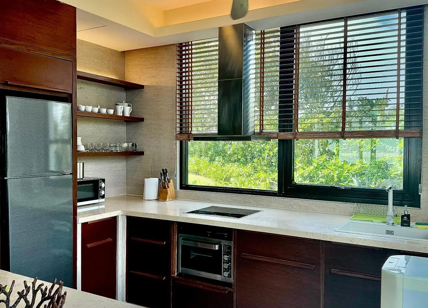 Luxury Beach Apartments Located In 5-Stars Resort - Free Use Of Resort'S Facilities Da Nang