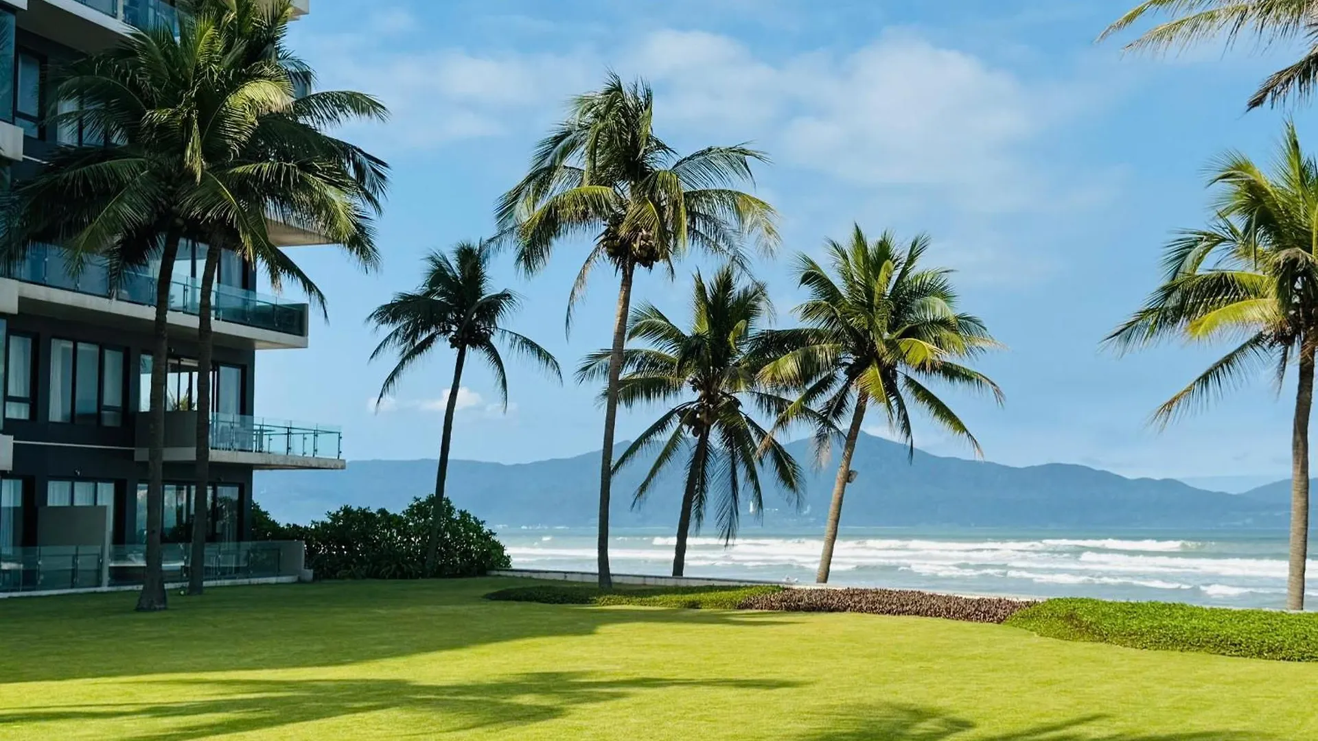 Luxury Beach Apartments Located In 5-Stars Resort - Free Use Of Resort'S Facilities Da Nang