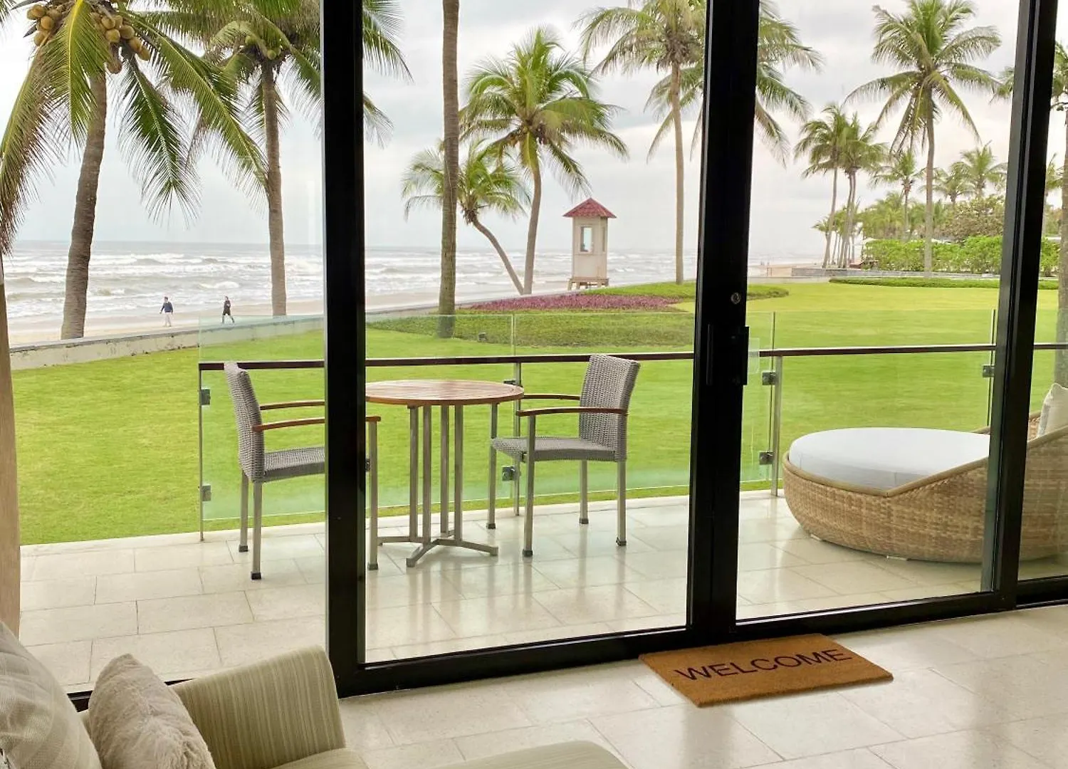 Luxury Beach Apartments Located In 5-Stars Resort - Free Use Of Resort'S Facilities Da Nang