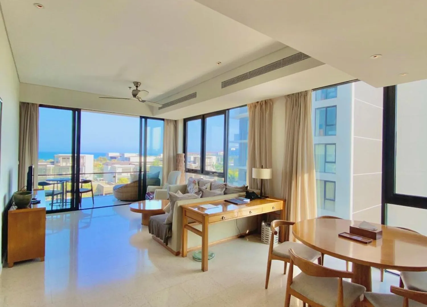 Luxury Beach Apartments Located In 5-Stars Resort - Free Use Of Resort'S Facilities Da Nang Vietnam