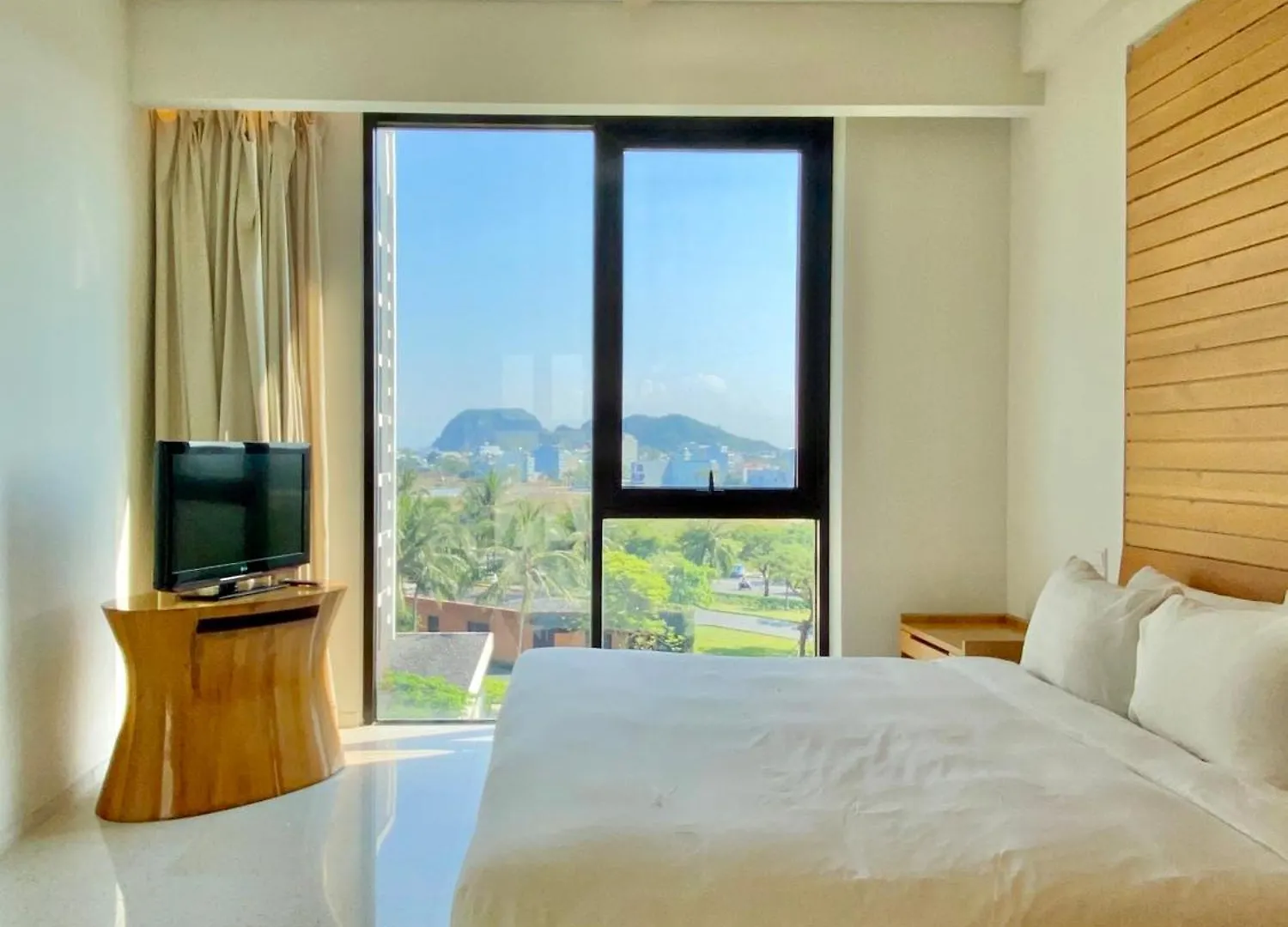 Luxury Beach Apartments Located In 5-Stars Resort - Free Use Of Resort'S Facilities Da Nang 0*,  Vietnam