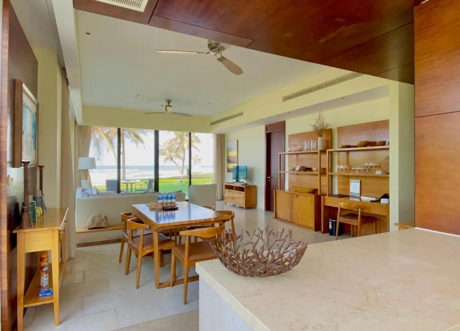 Luxury Beach Apartments Located In 5-Stars Resort - Free Use Of Resort'S Facilities Da Nang