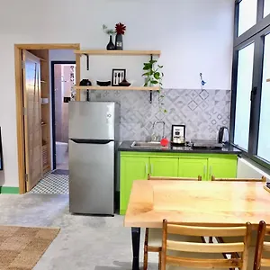 Uri House, 1- 2 Bedroom Tourism Apt, 5' Walk Dragon Bridge Apartment